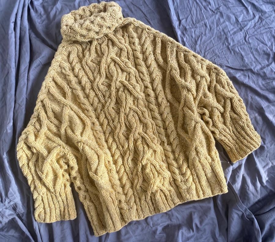 Женский свитер оверсайз