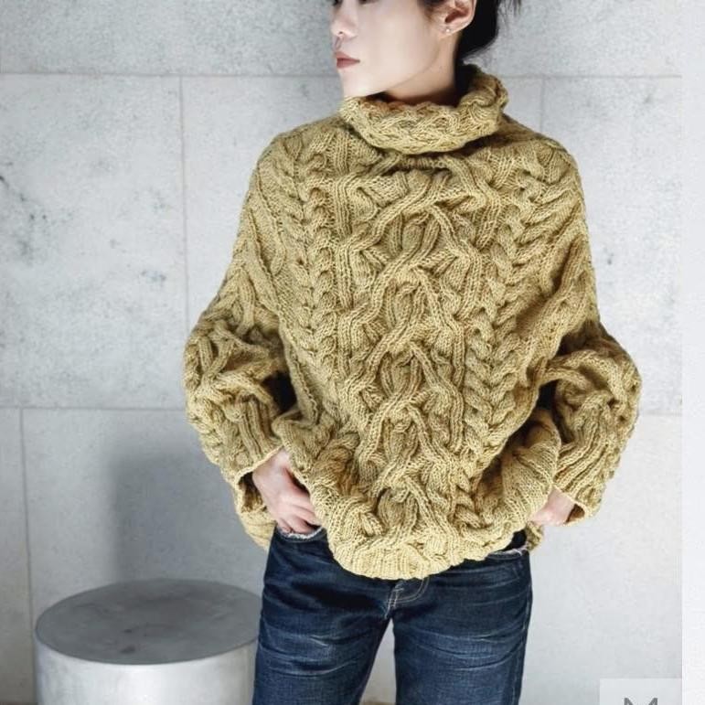 Вязаный спицами свитер оверсайз с косами Aran Sweater