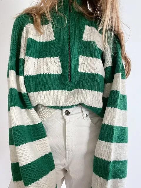 Вязаный спицами свитер оверсайз на молнии