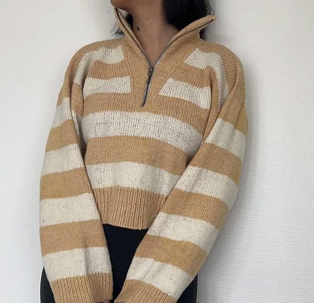 Вязаный спицами свитер оверсайз на молнии