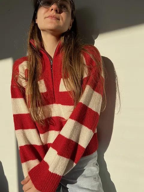 Вязаный спицами свитер оверсайз на молнии