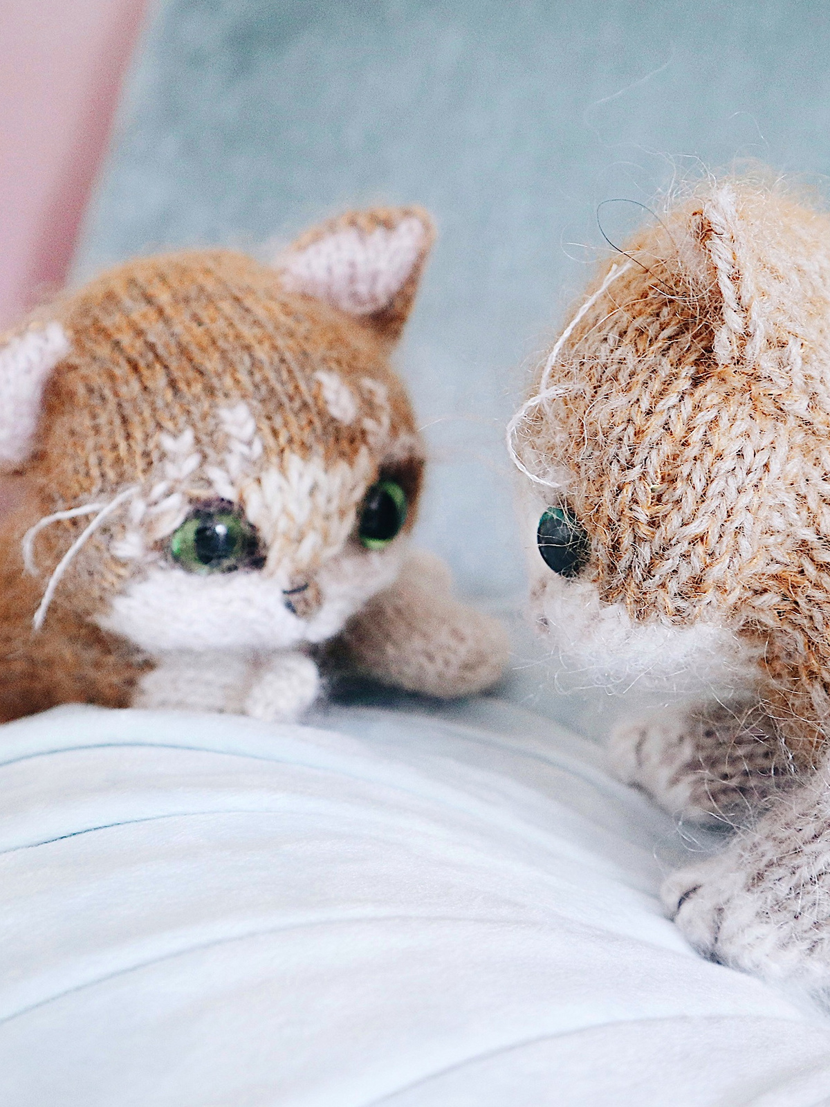 Вязаный котёнок спицами