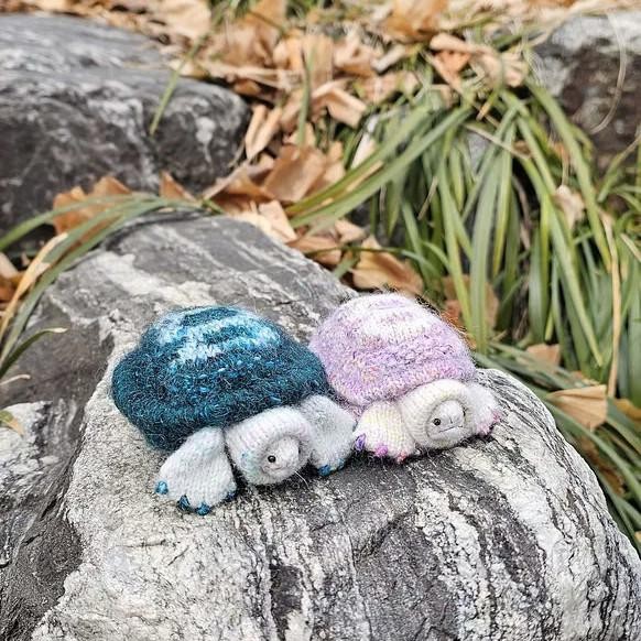 Вязаная спицами черепаха