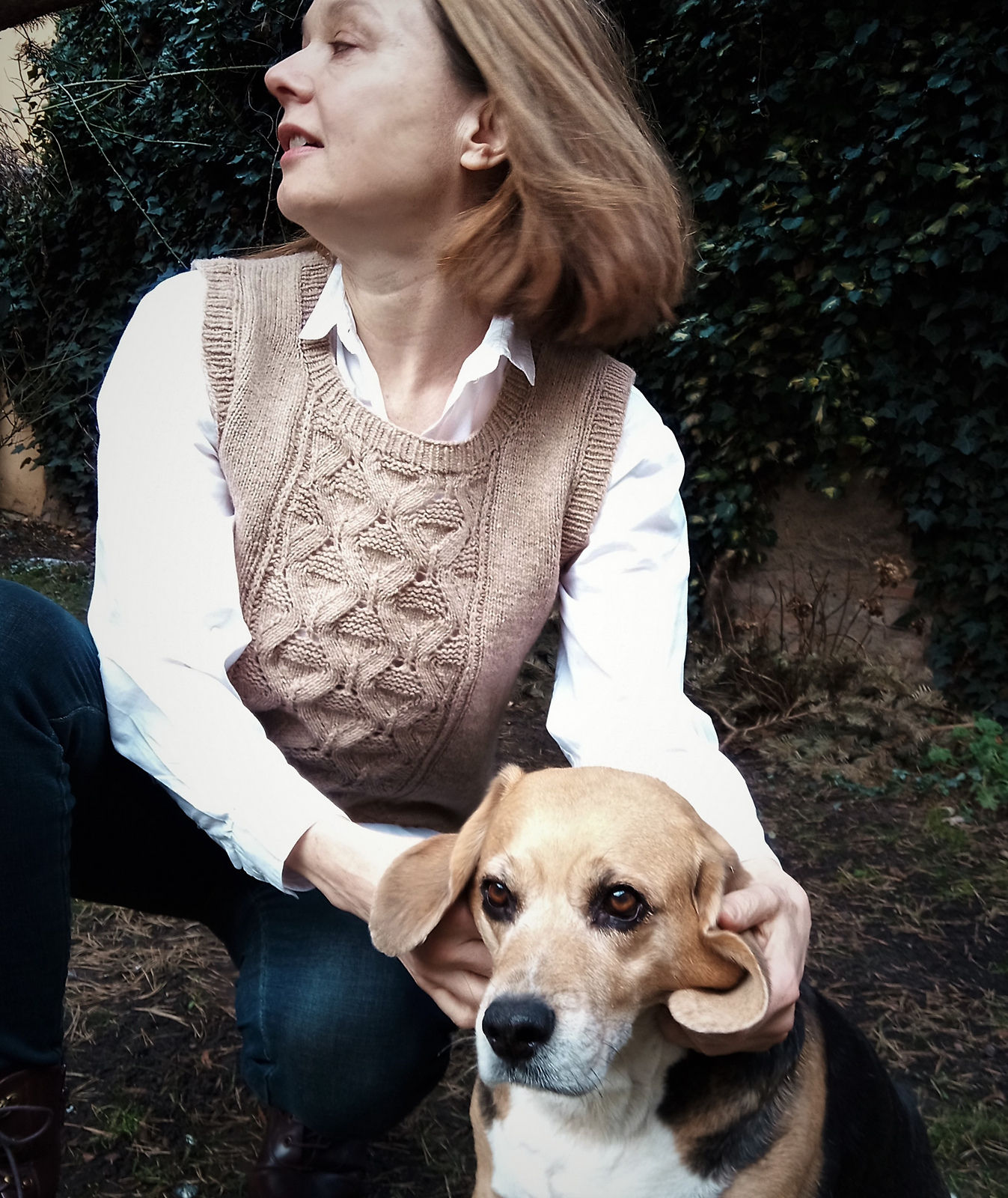 Безрукавка спицами для женщин