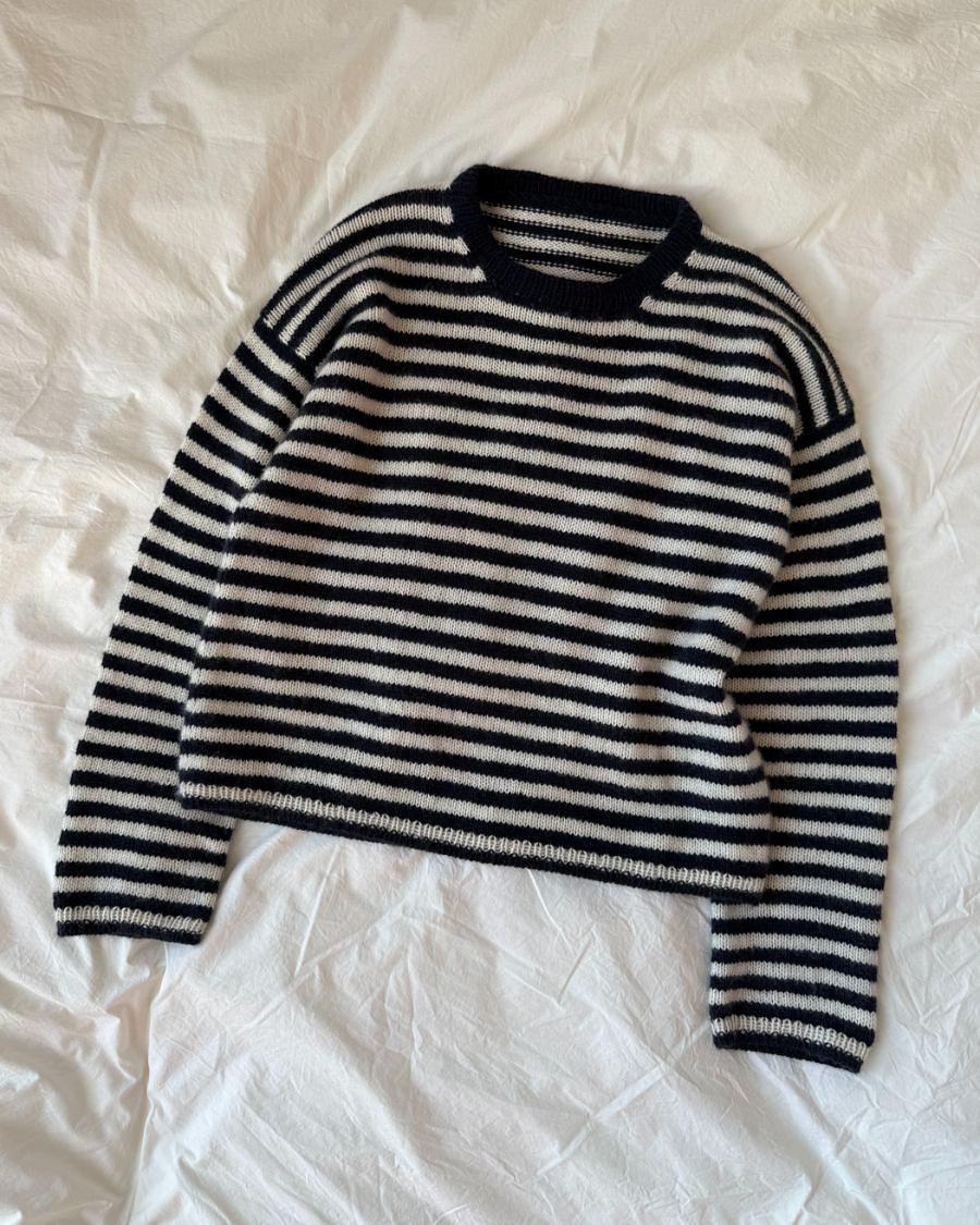 Полосатый пуловер спицами сверху
