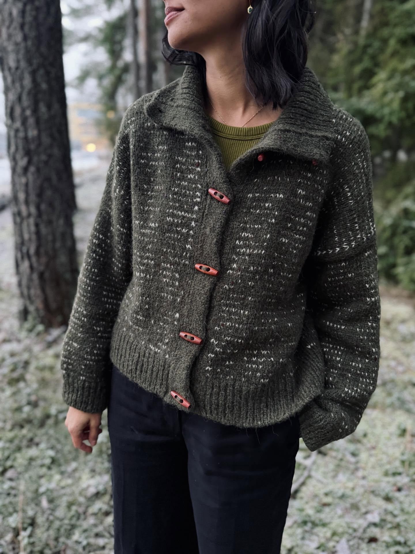 Теплый жакет спицами