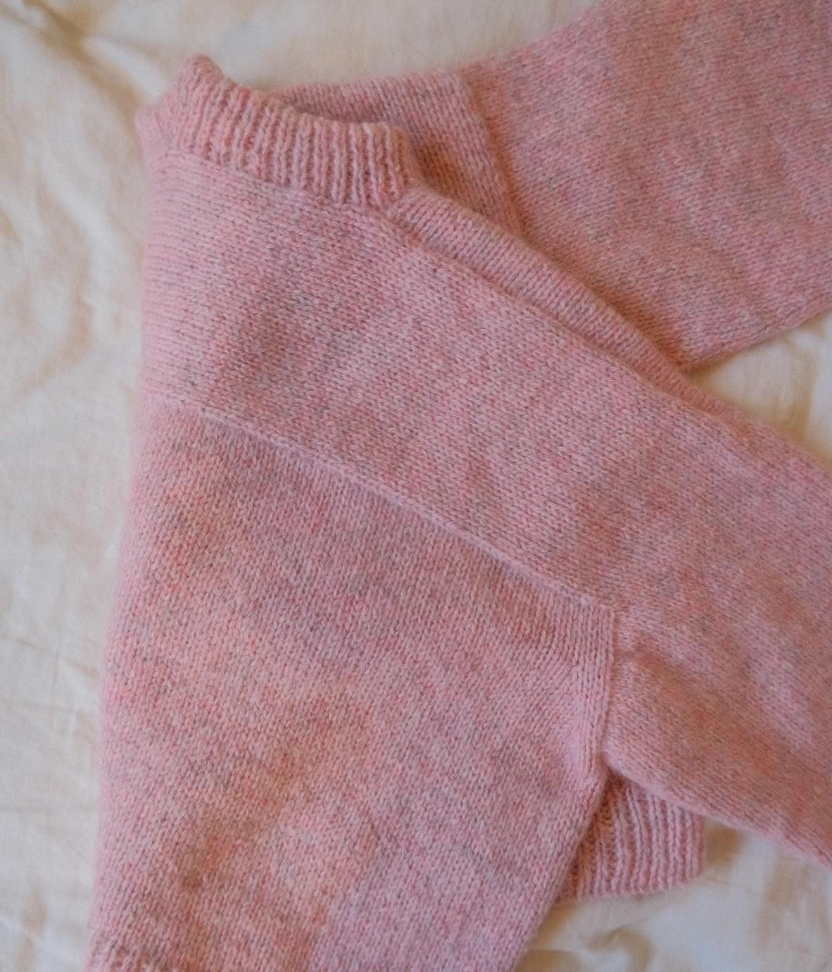 Стильный кардиган спицами