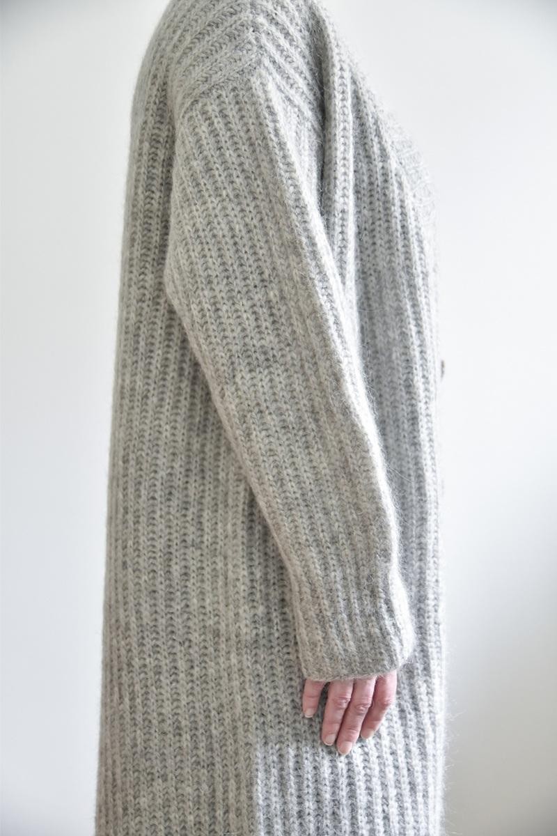 Длинный кардиган спицами