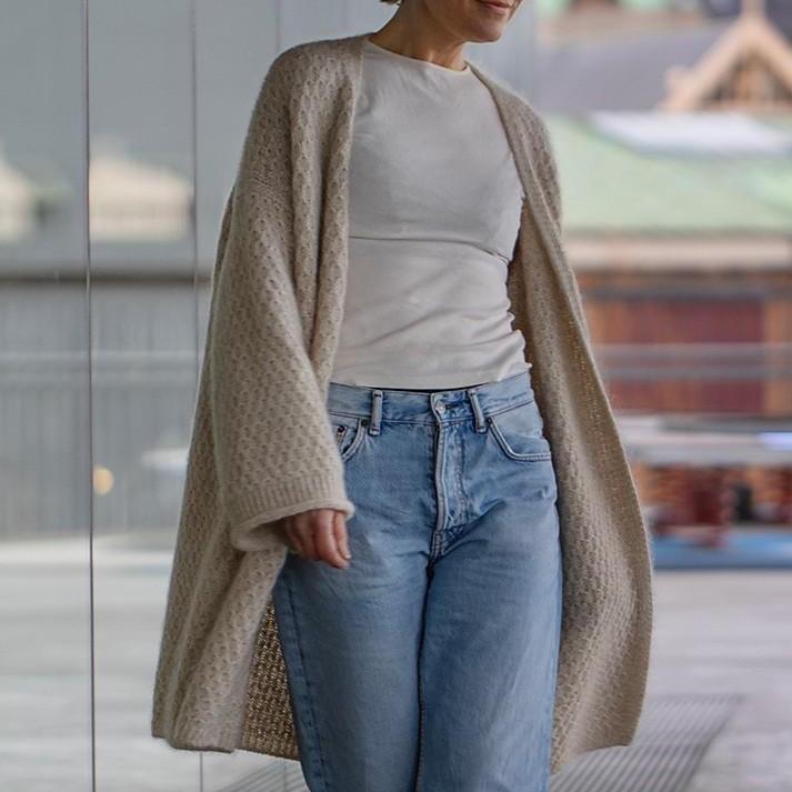 Вязаный спицами кардиган-кокон с японским плечом Honey