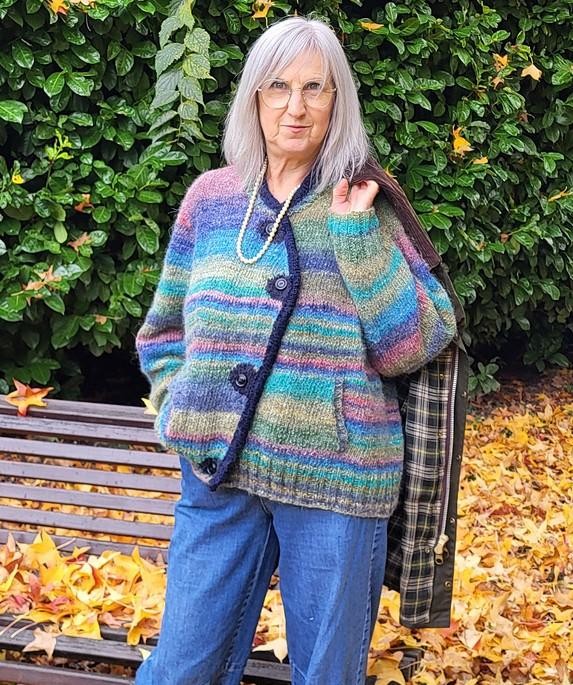 Эффектный кардиган спицами