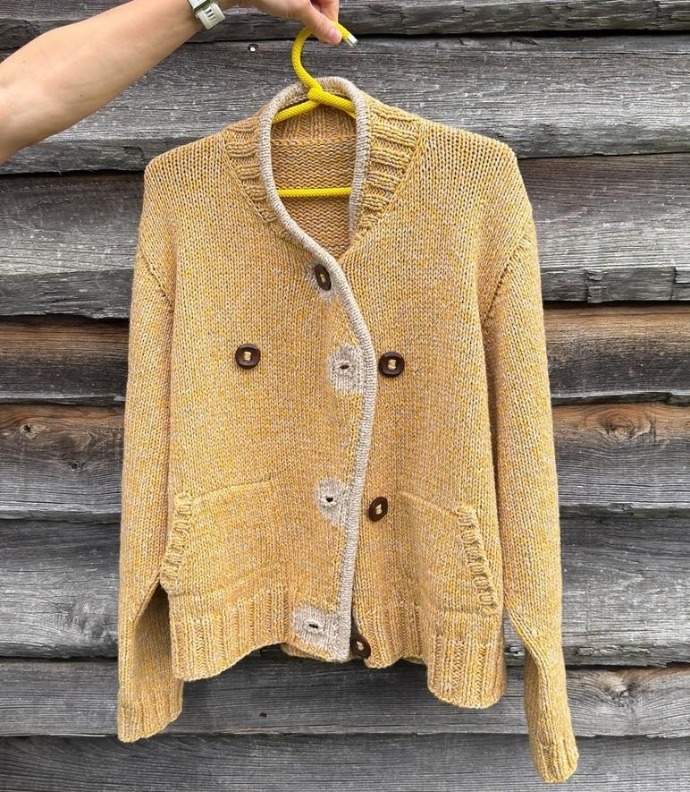 Эффектный кардиган спицами