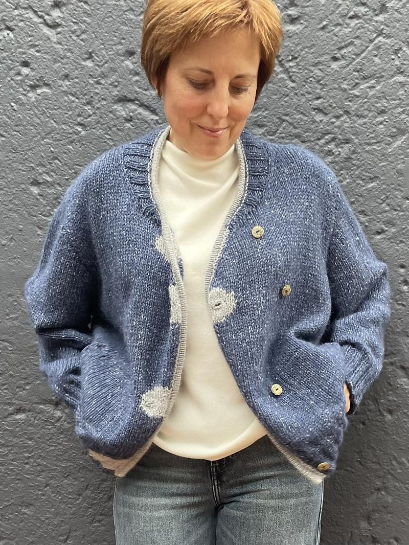 Эффектный кардиган спицами