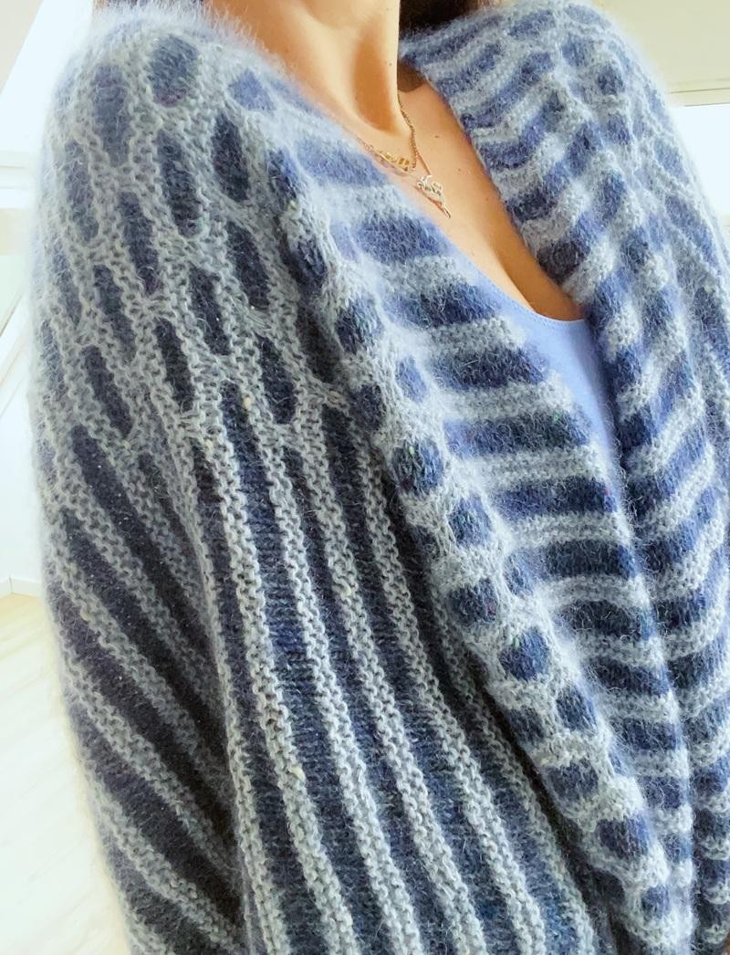 Эффектный жакет спицами