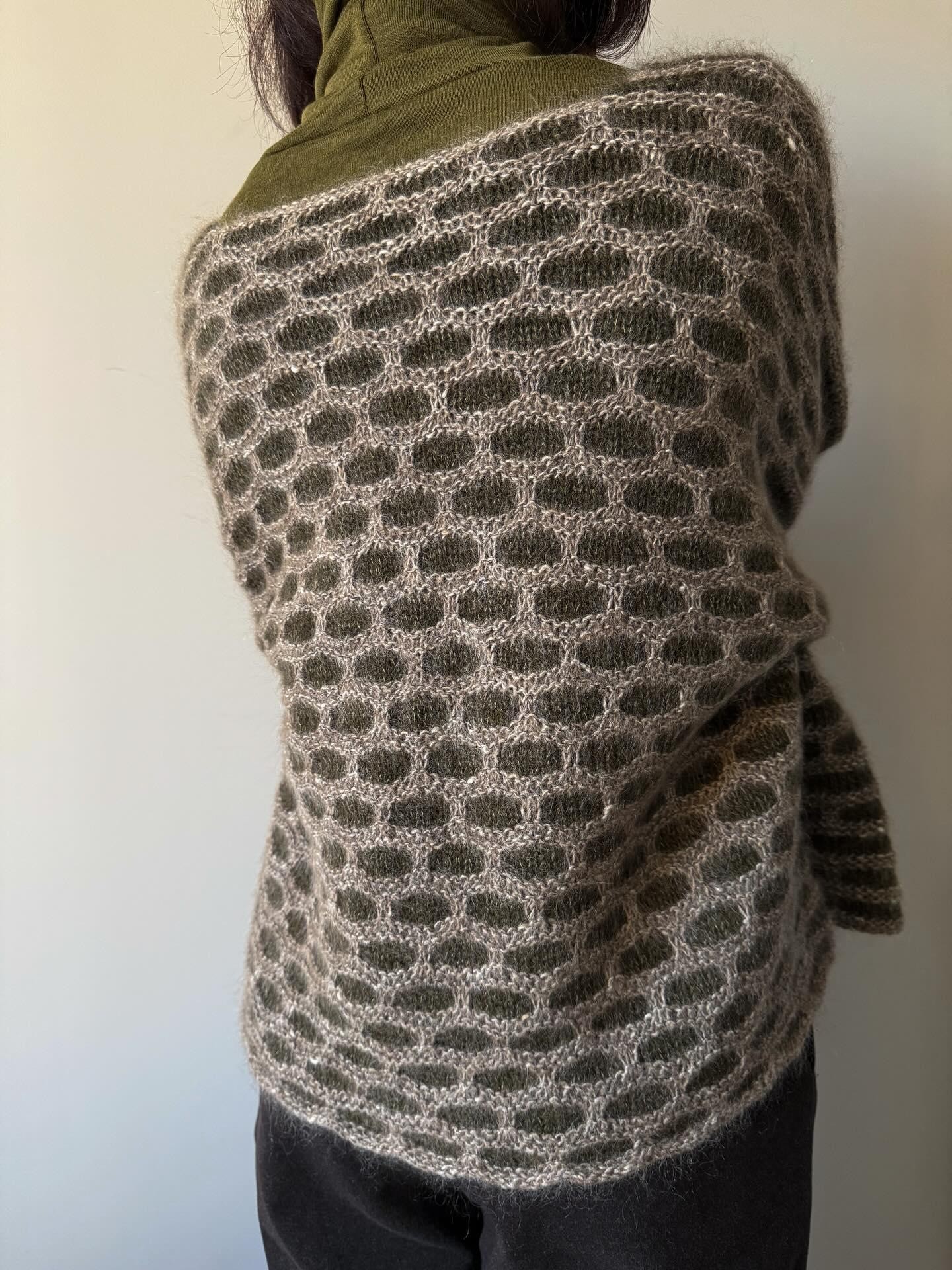 Эффектный жакет спицами