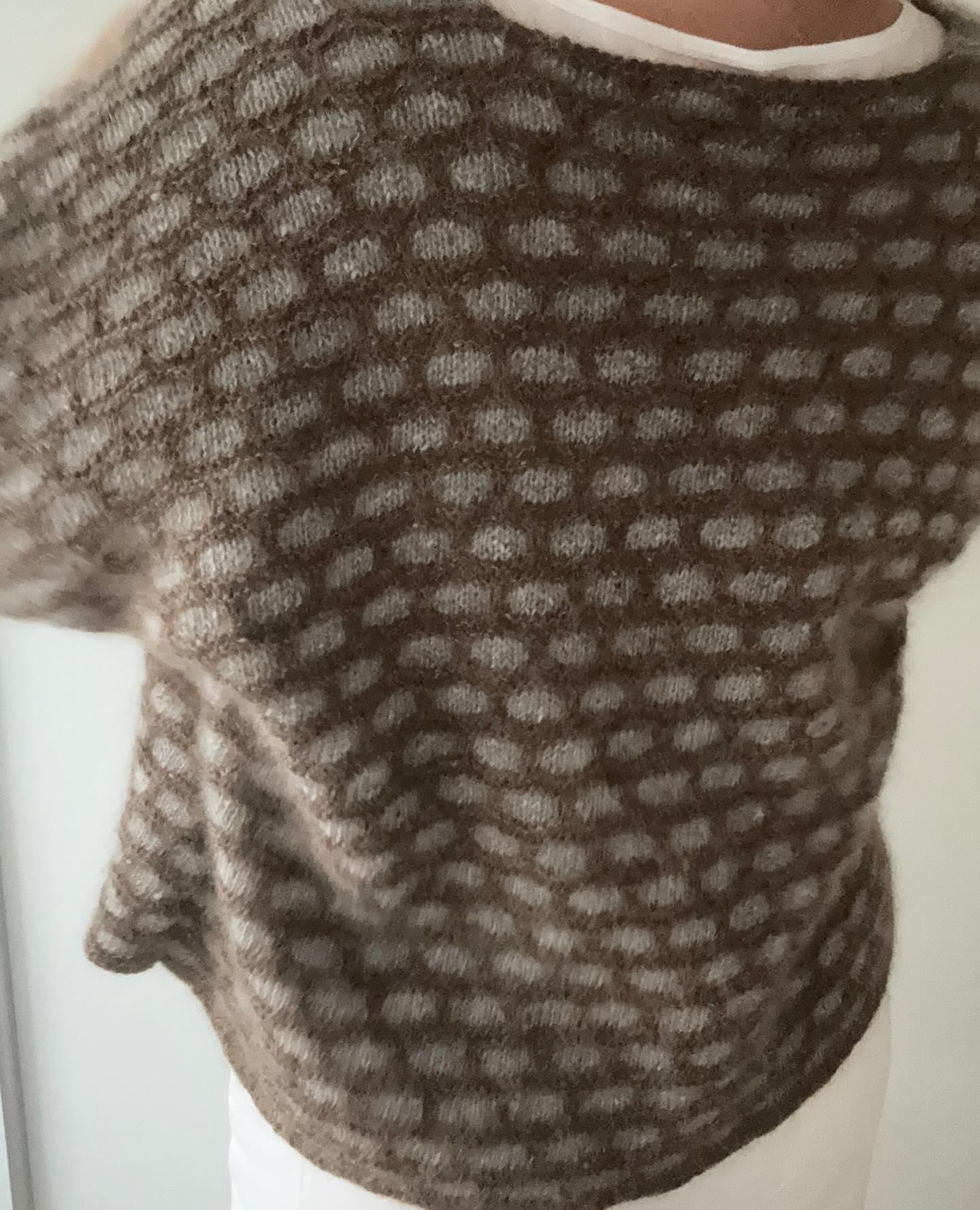 Эффектный жакет спицами