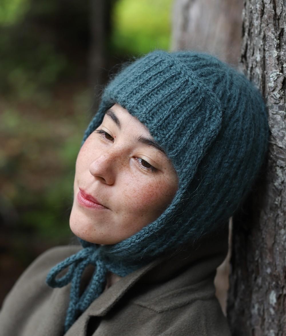 Модная шапка-ушанка спицами