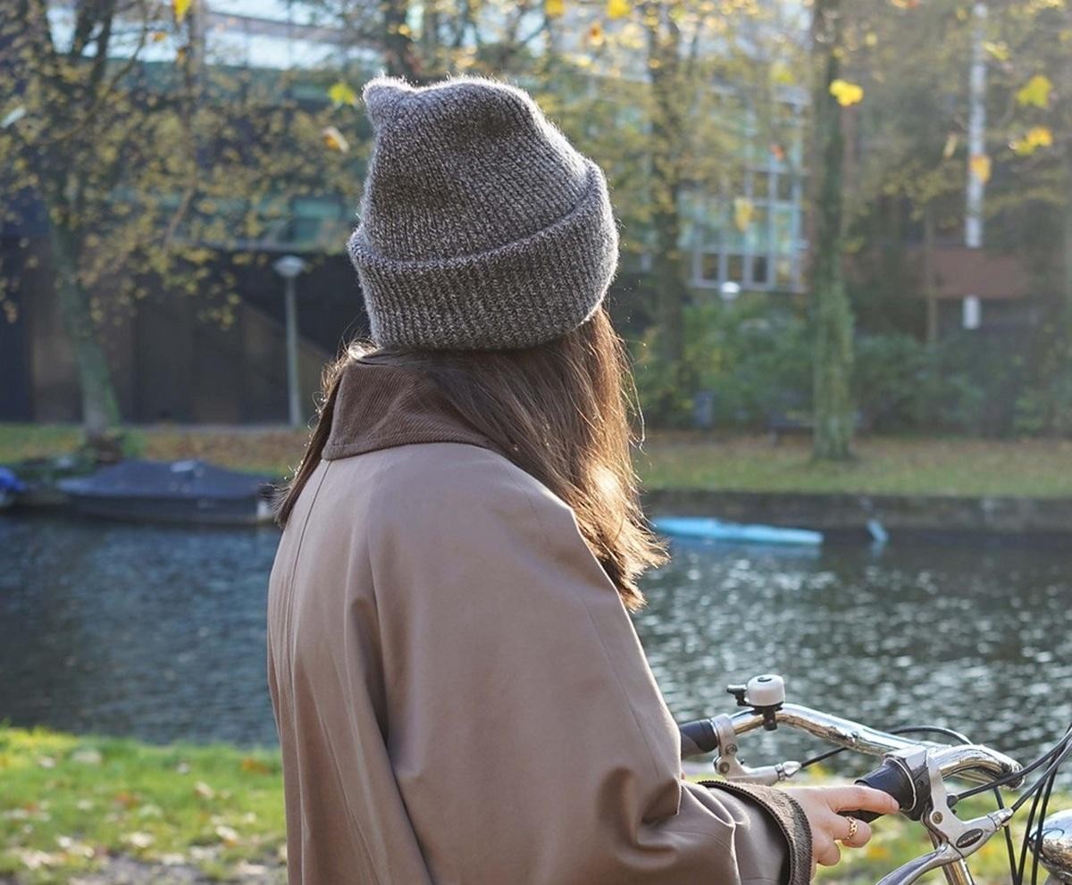 Кашемировая шапка спицами