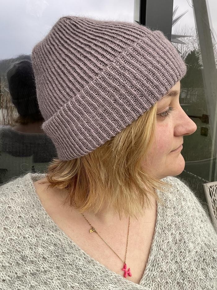 Кашемировая шапка спицами