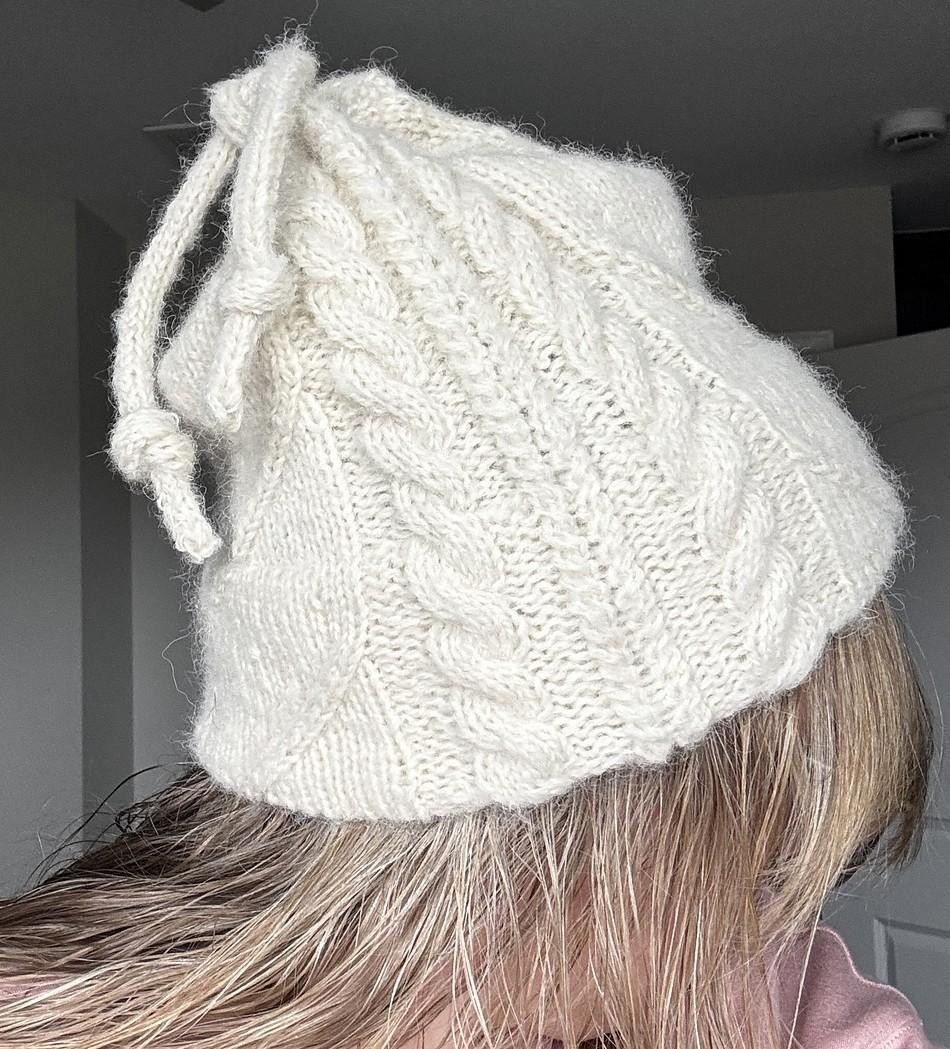 Кашемировая шапка спицами