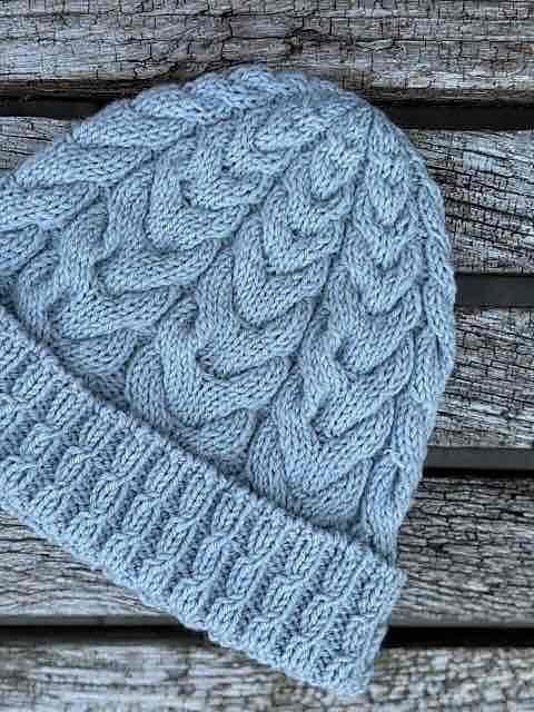 Красивая шапка косами