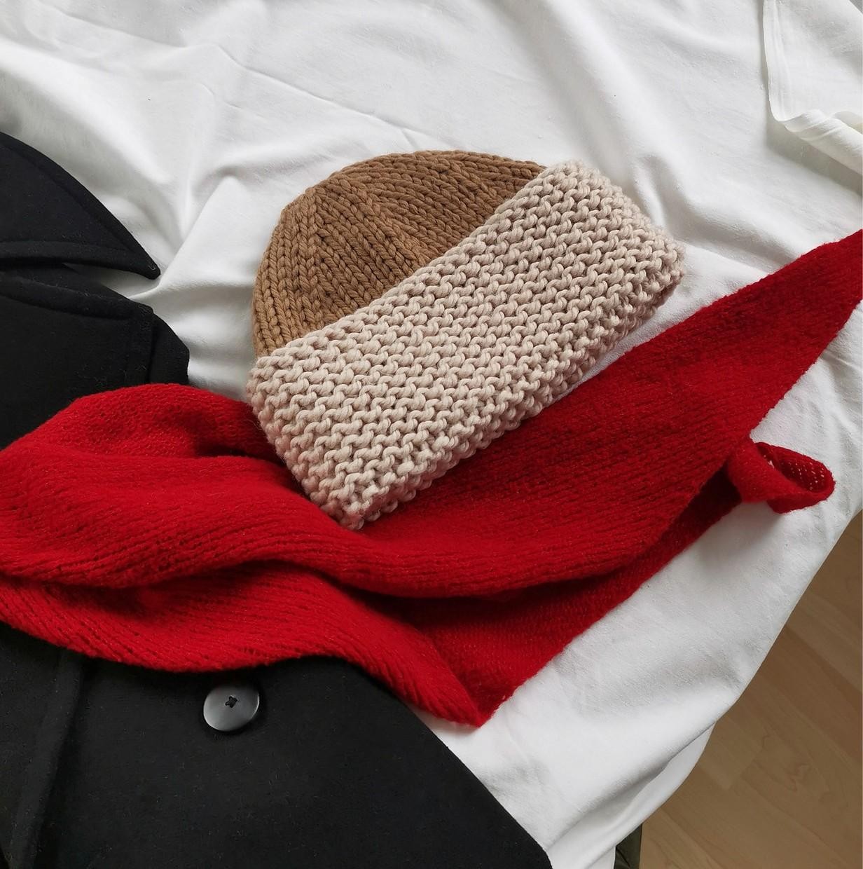 Теплая шапка спицами