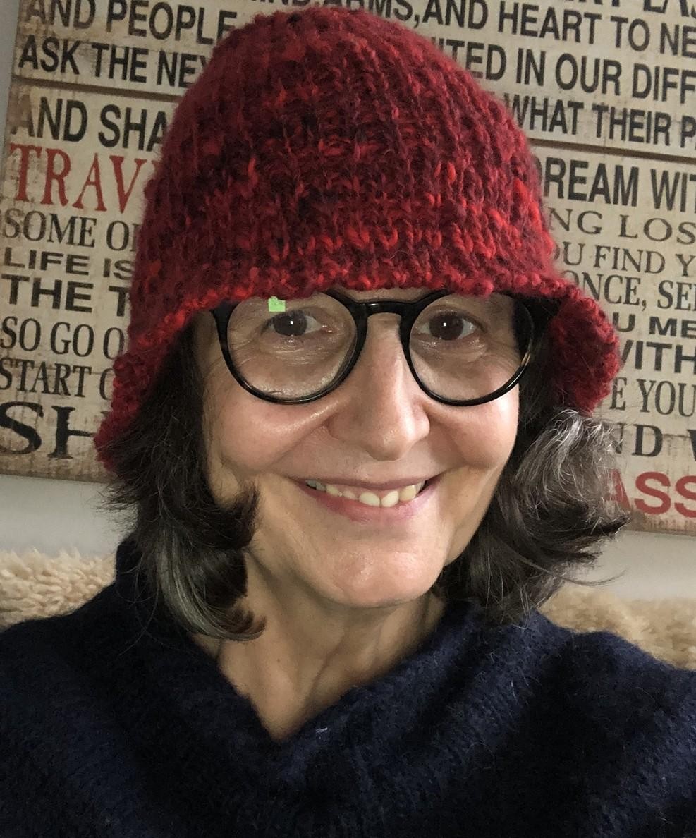 Модная шляпка-клош спицами