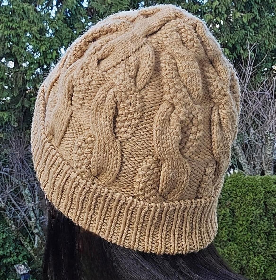 Красивая шапка спицами