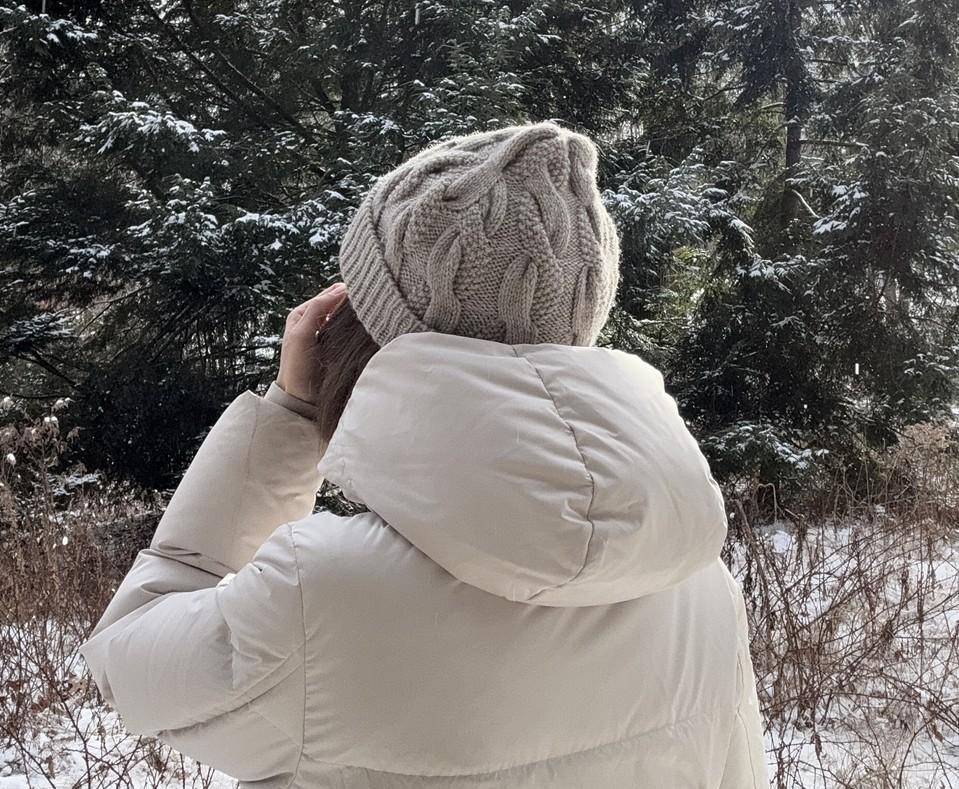 Теплая шапка спицами