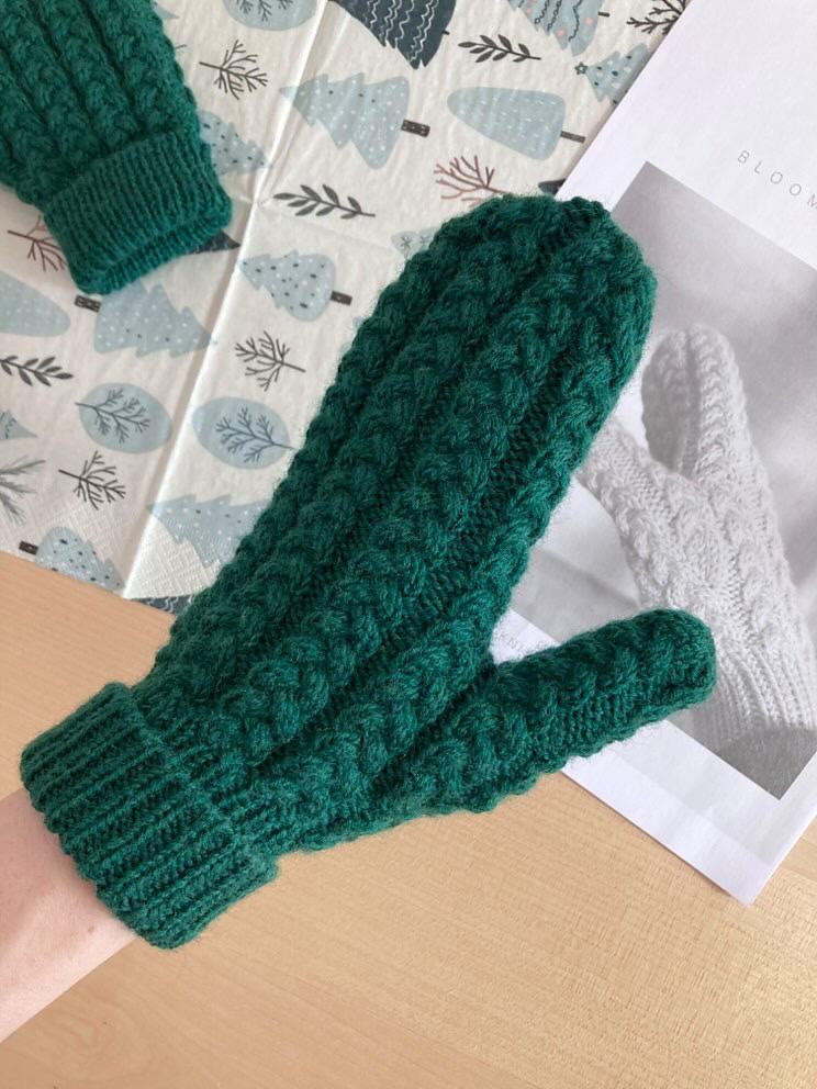 Красивые варежки спицами