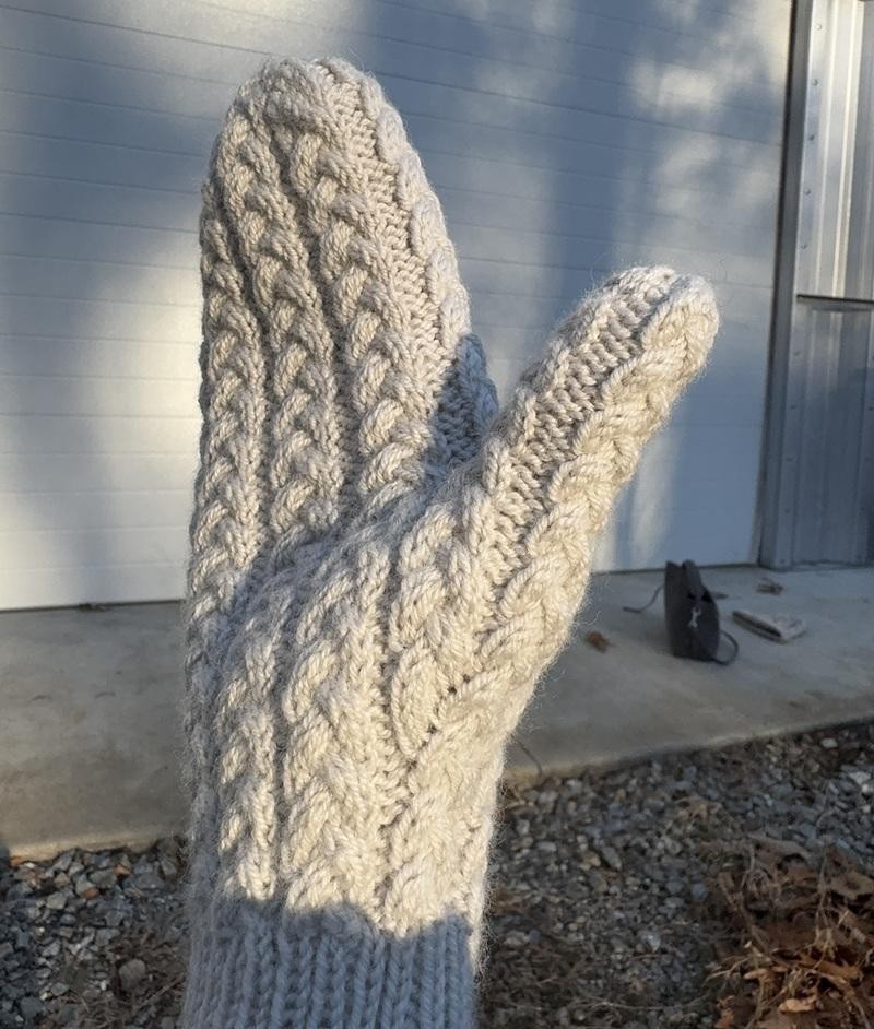 Красивые варежки спицами