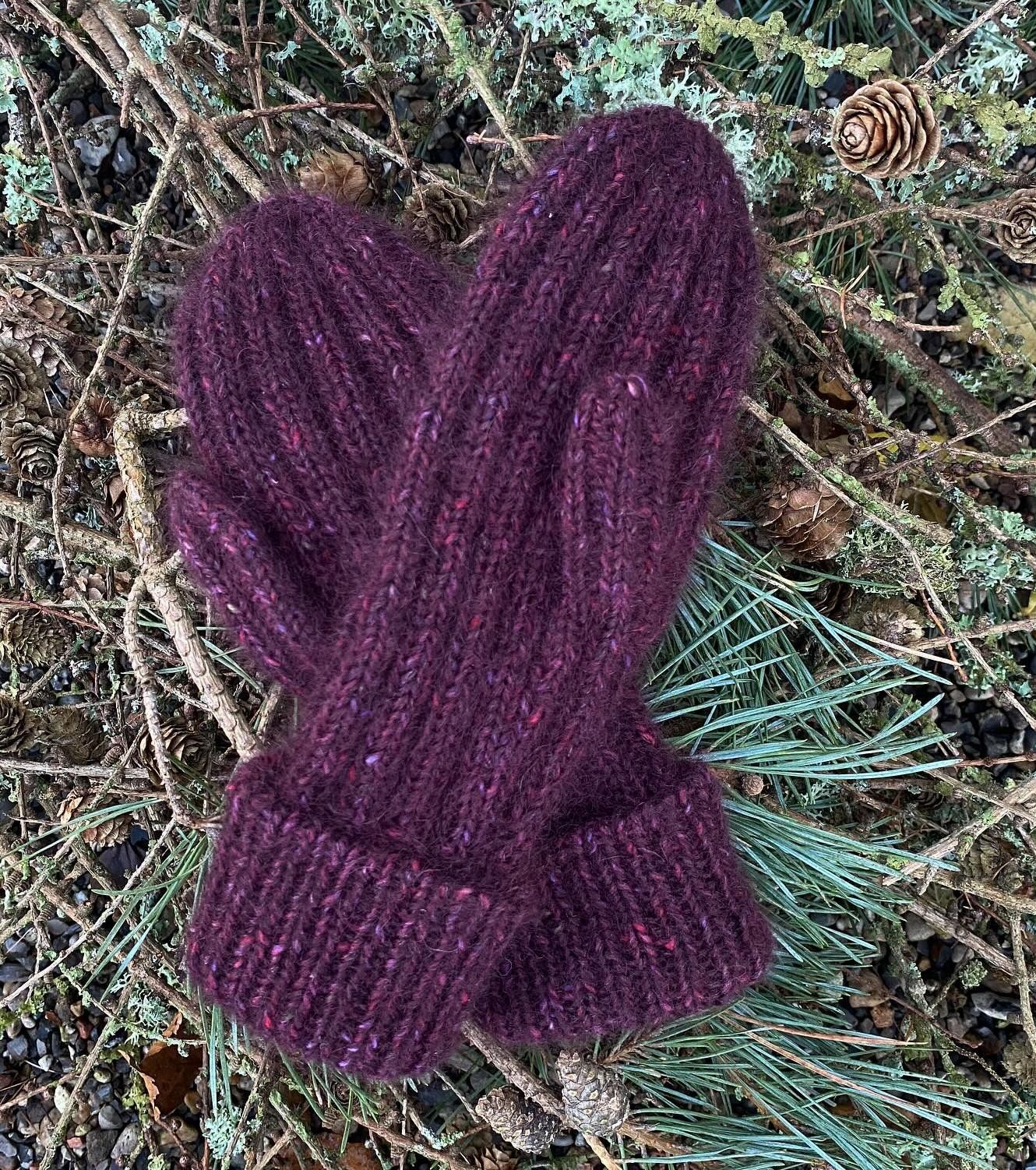 Теплые варежки спицами