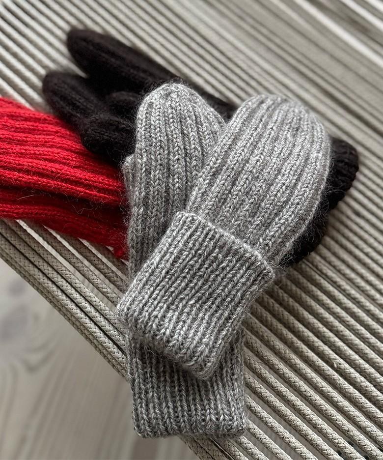 Теплые варежки спицами