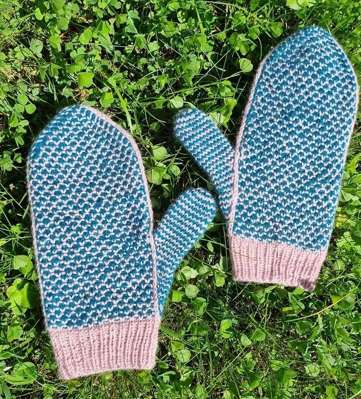 Красивые варежки спицами