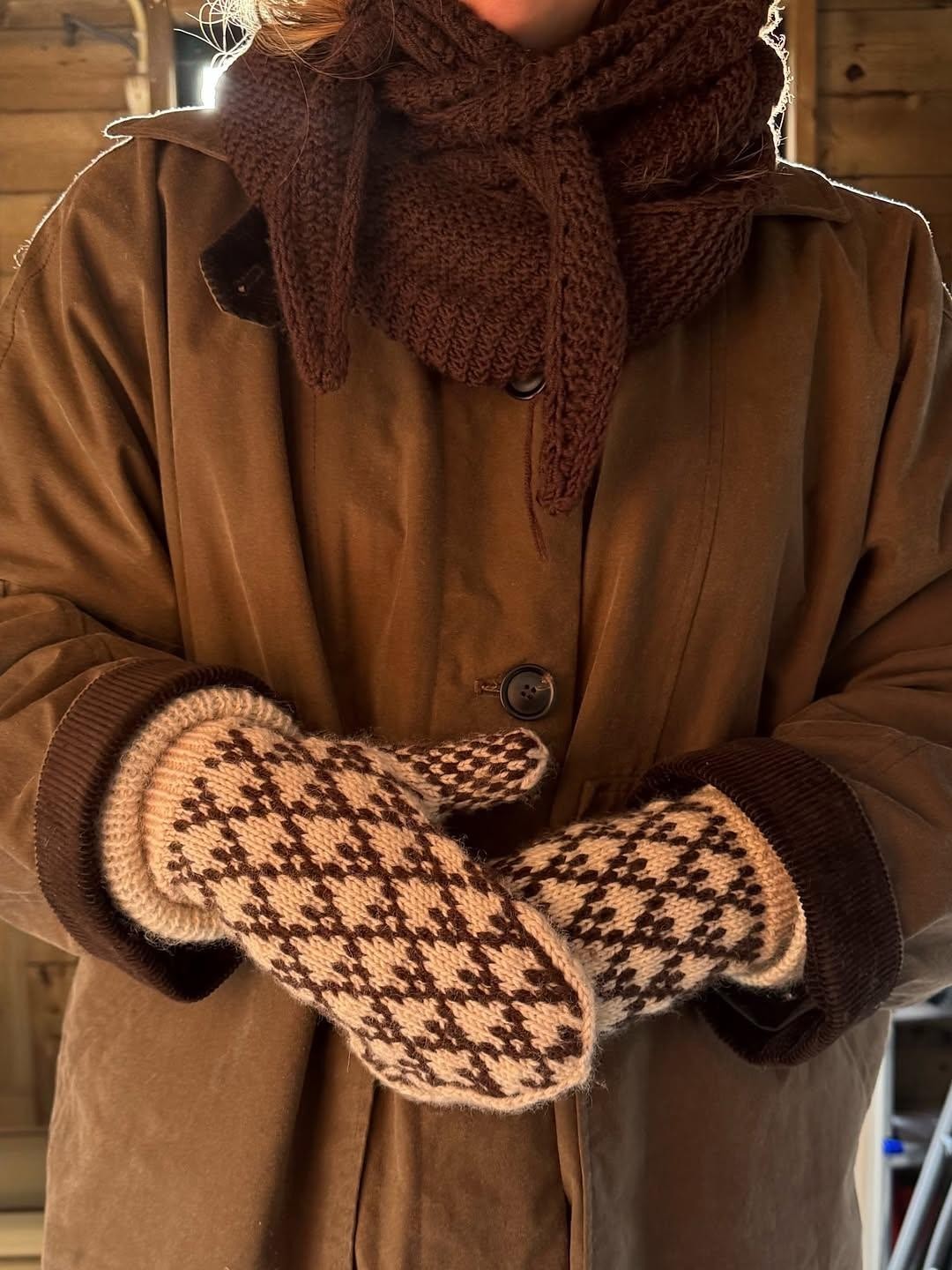 Красивые варежки спицами