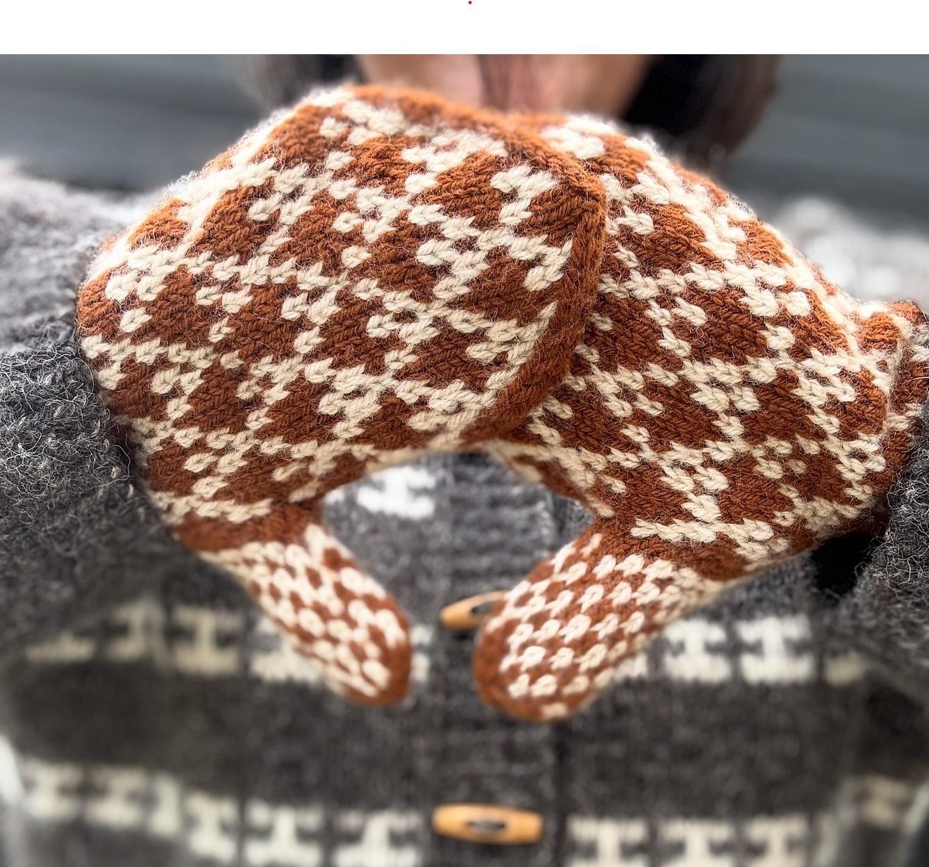 Красивые варежки спицами