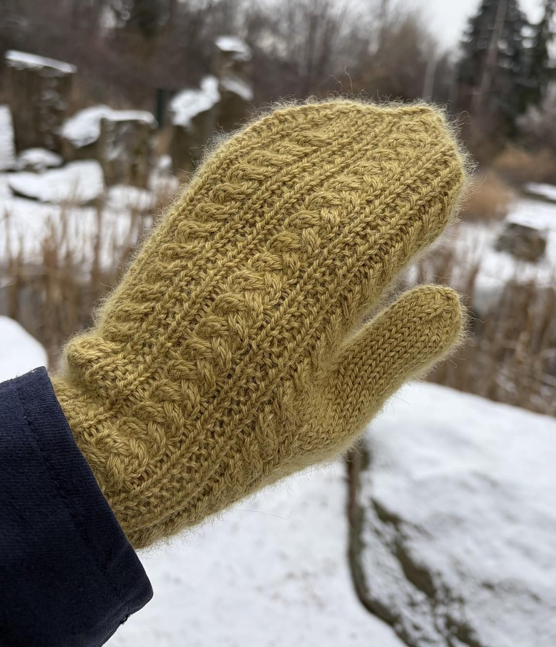 Красивые варежки спицами