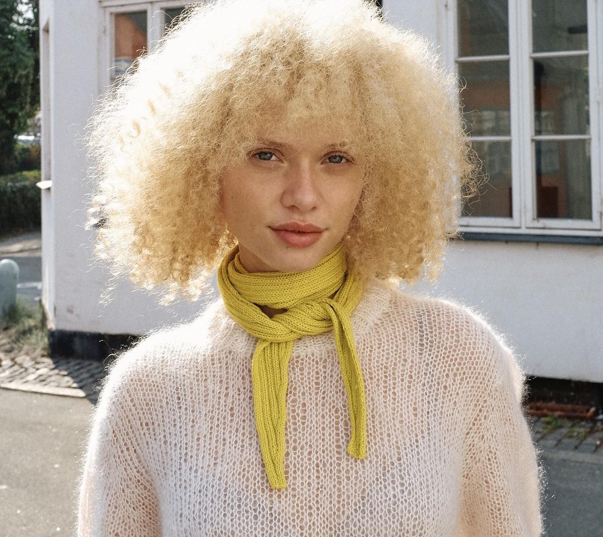 Простой шарф спицами