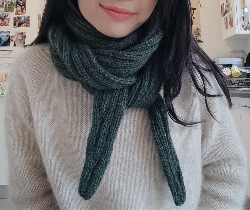 Простой шарф спицами