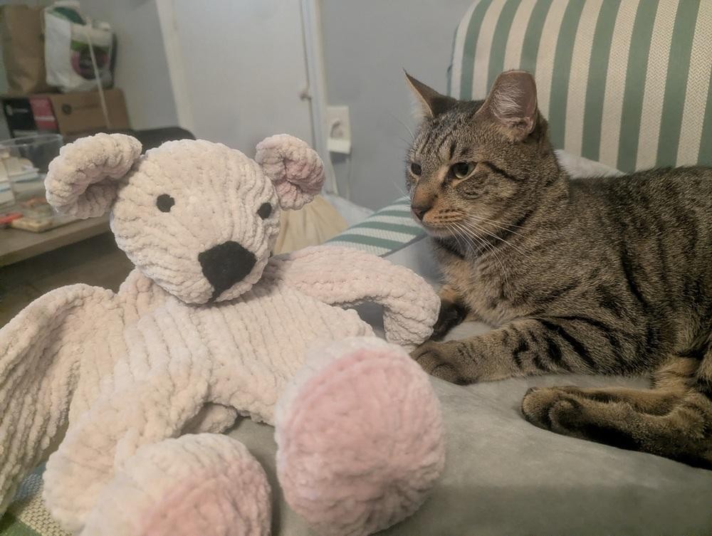 Игрушки-комфортеры спицами