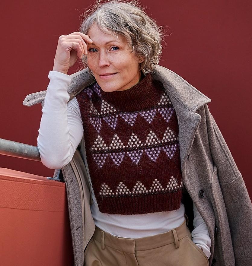 Красивая манишка спицами