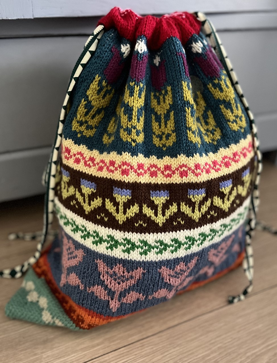 Вязаный мешок с завязками