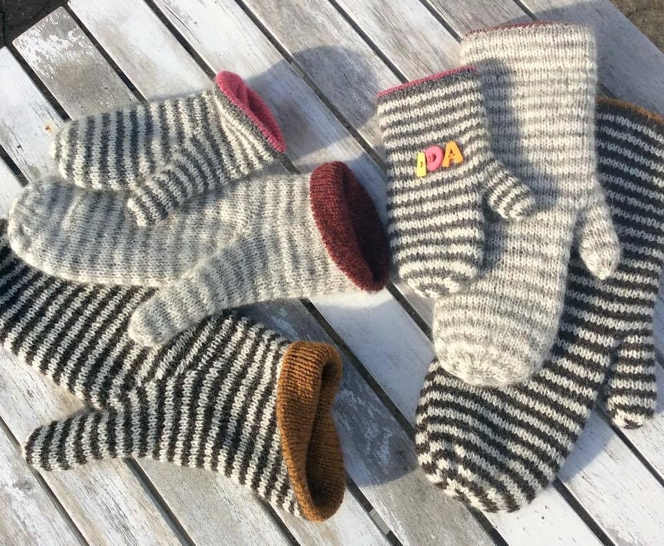 Теплые варежки спицами