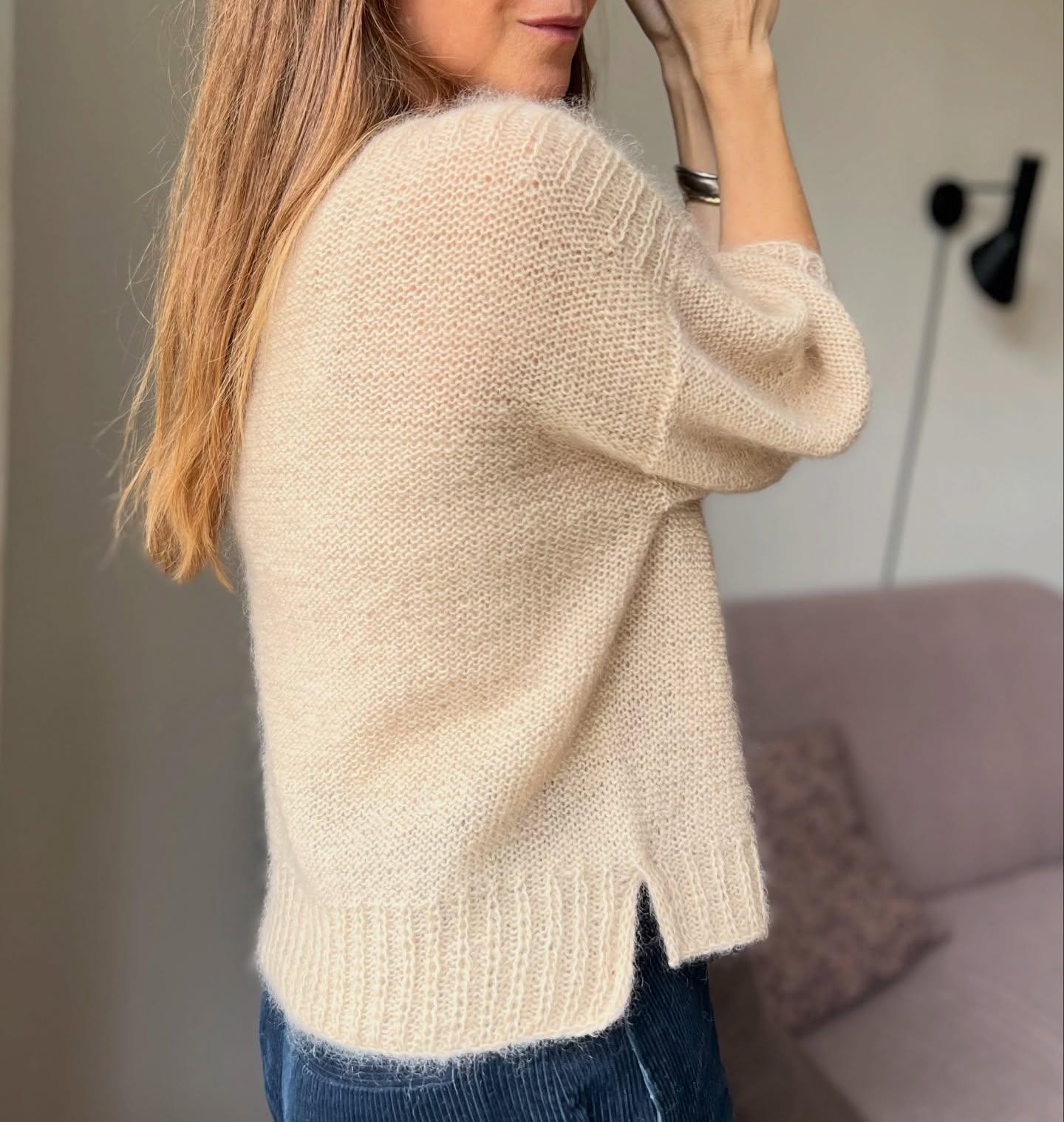 Женственная блуза спицами