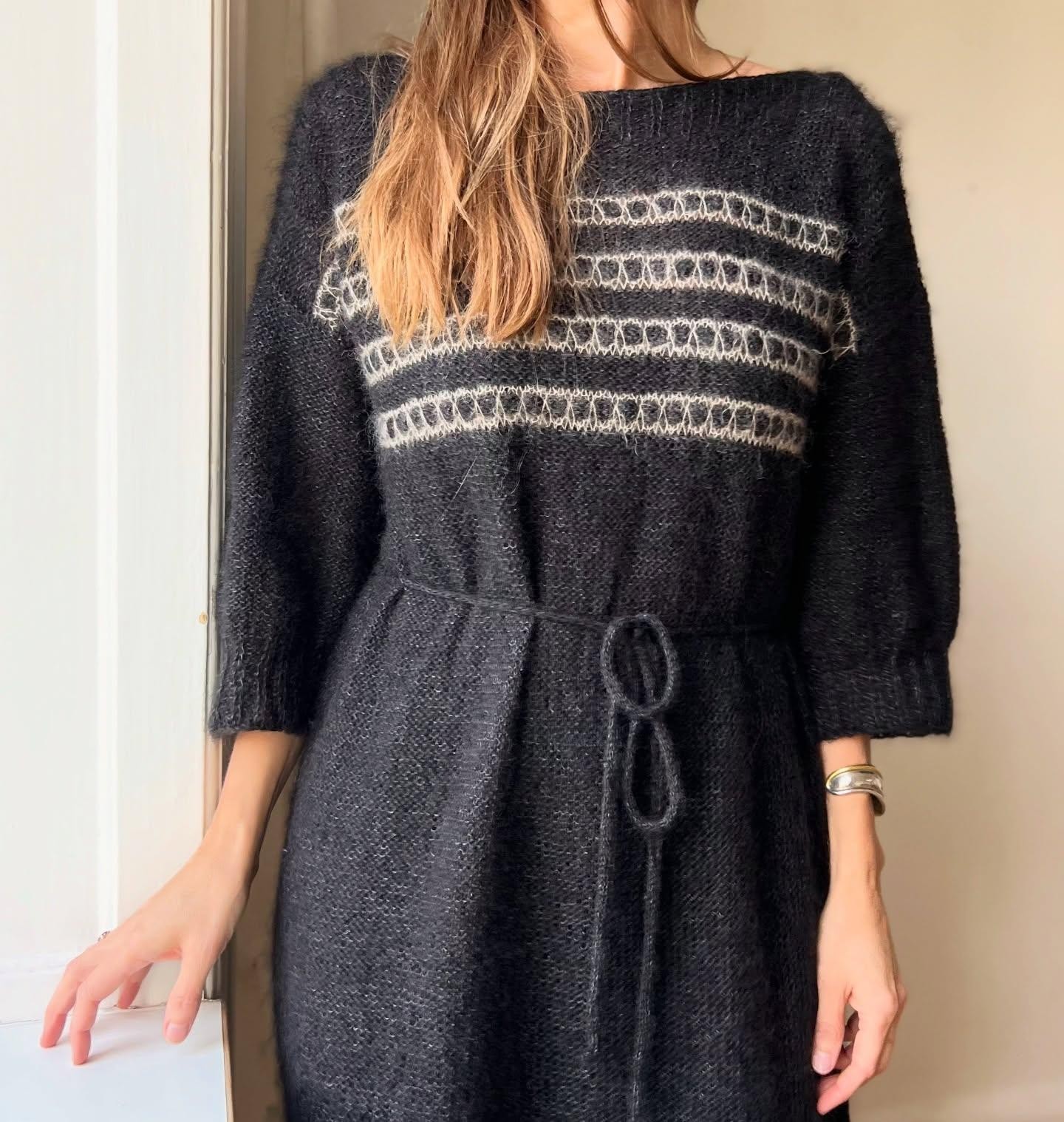 Женственная блуза спицами