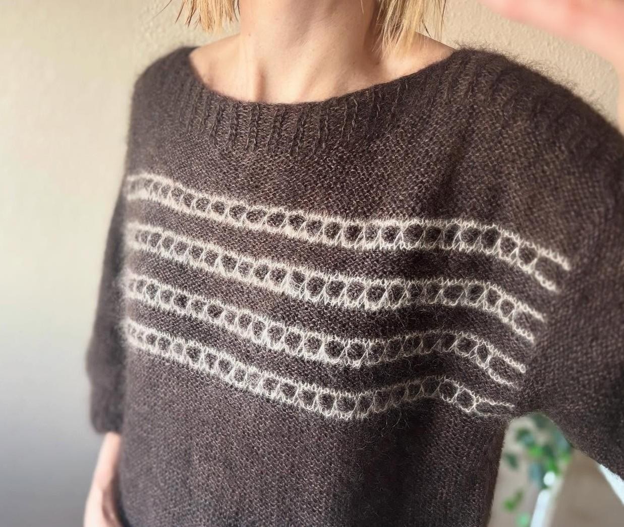 Женственная блуза спицами