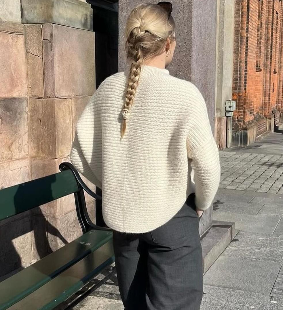 Пуловер-оверсайз спицами