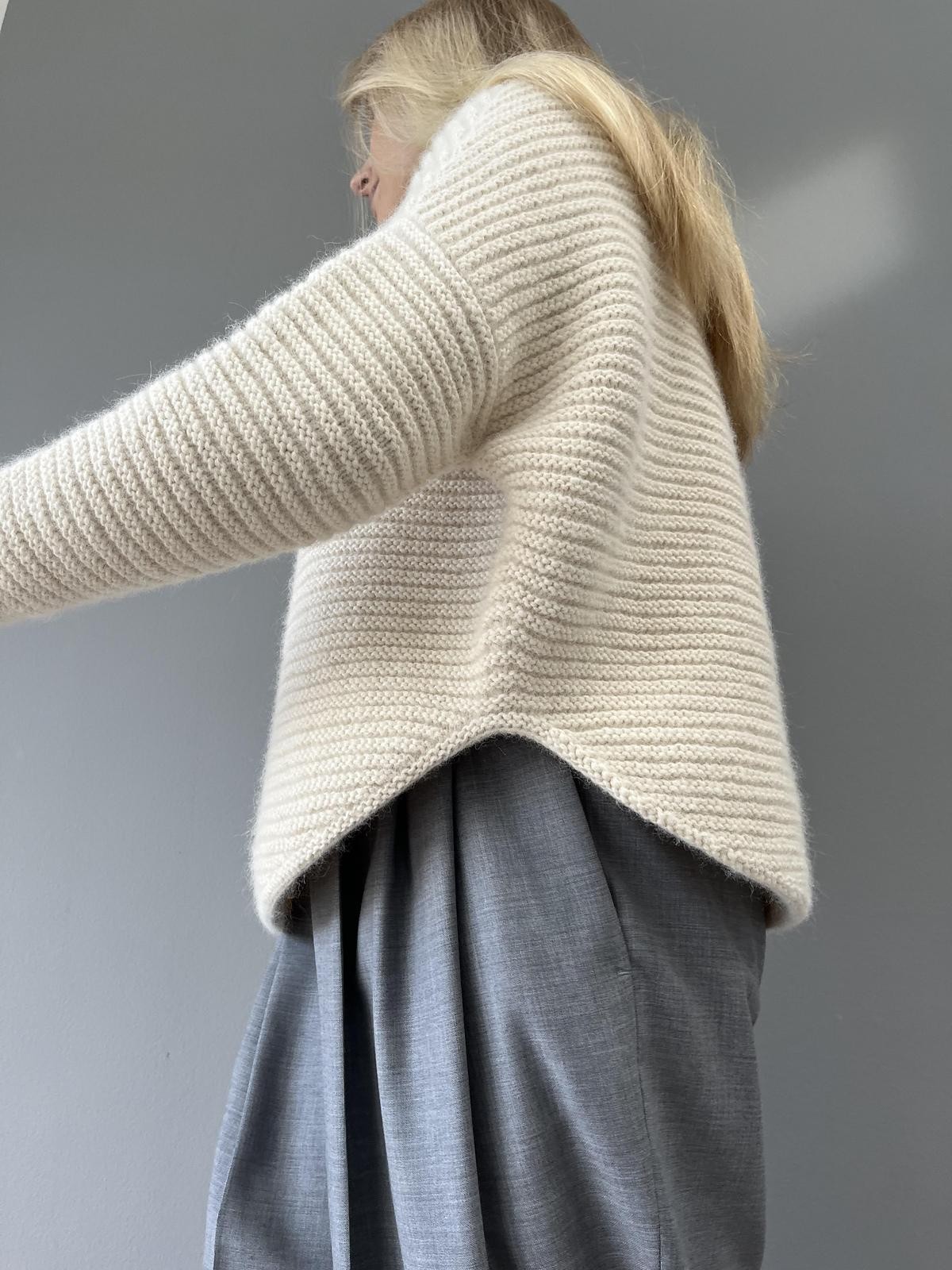 Пуловер-оверсайз спицами