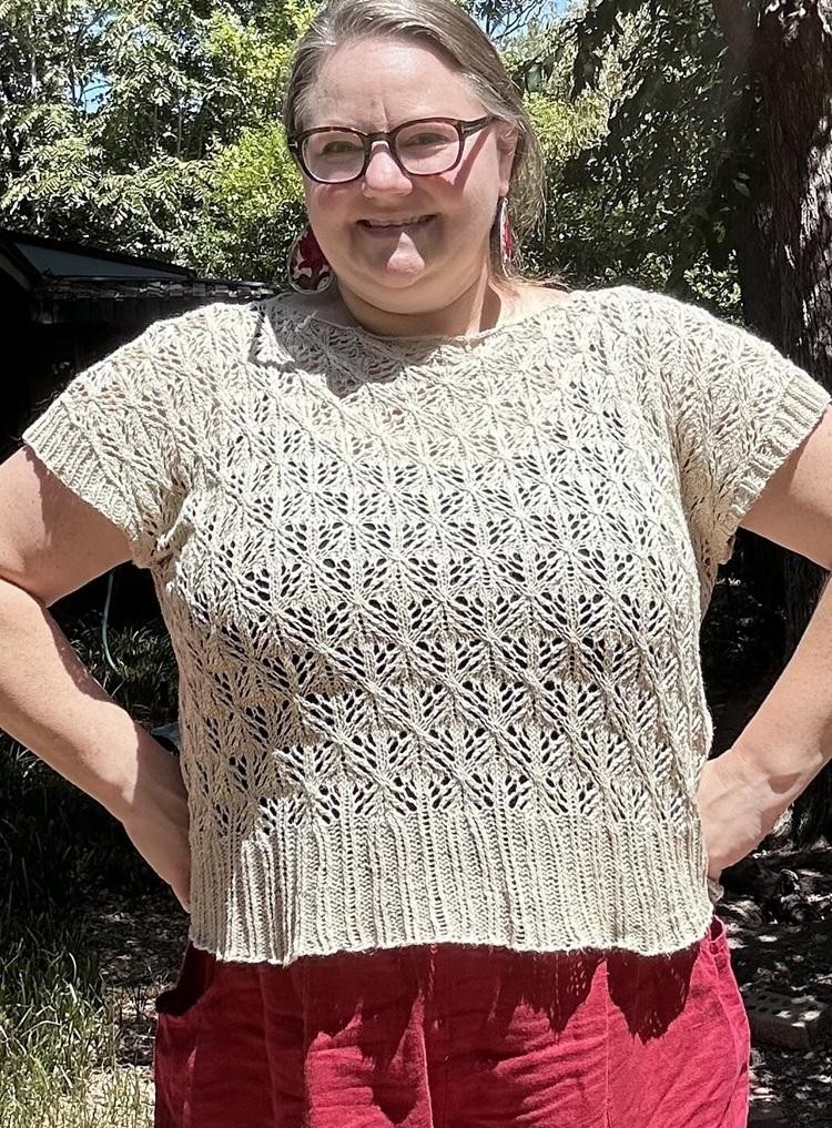 Красивый ажурный топ спицами