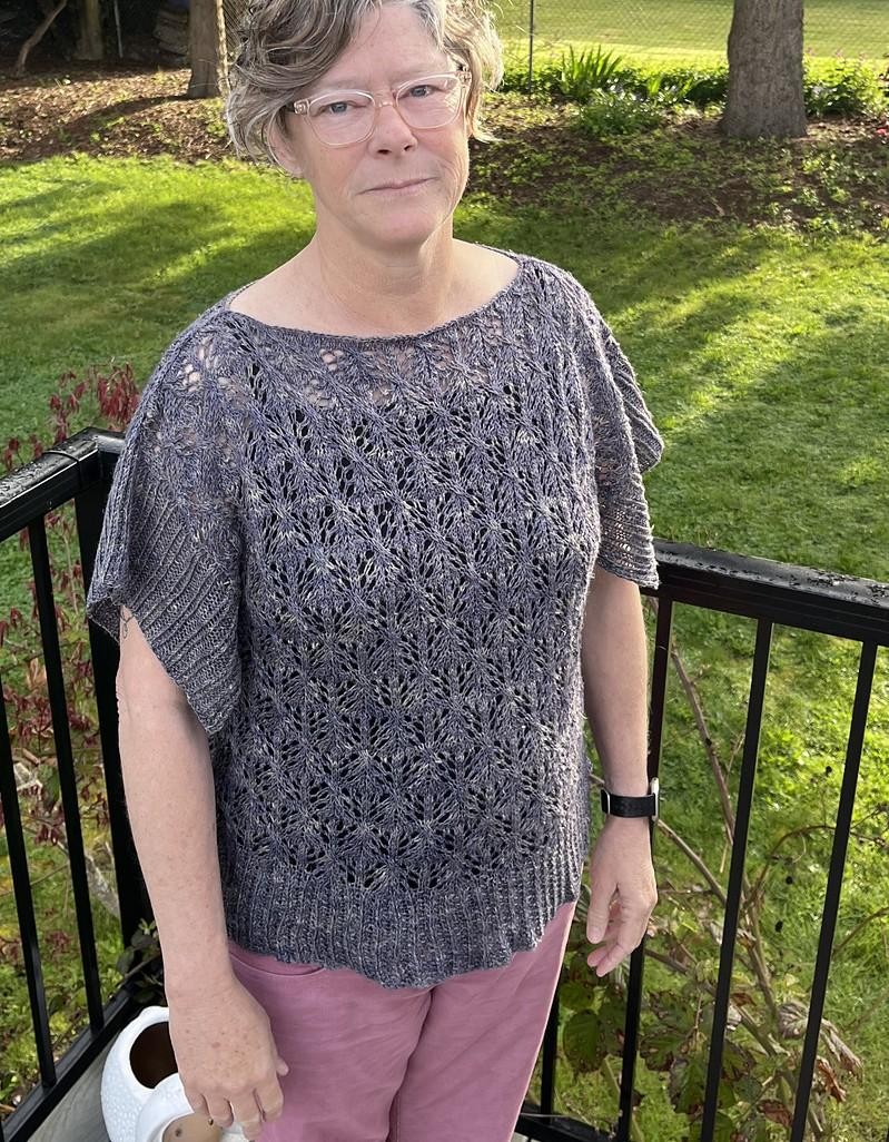 Красивый ажурный топ спицами