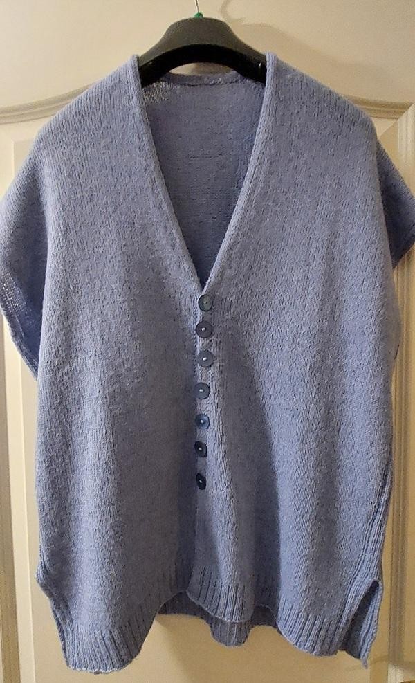 Стильный топ на пуговицах